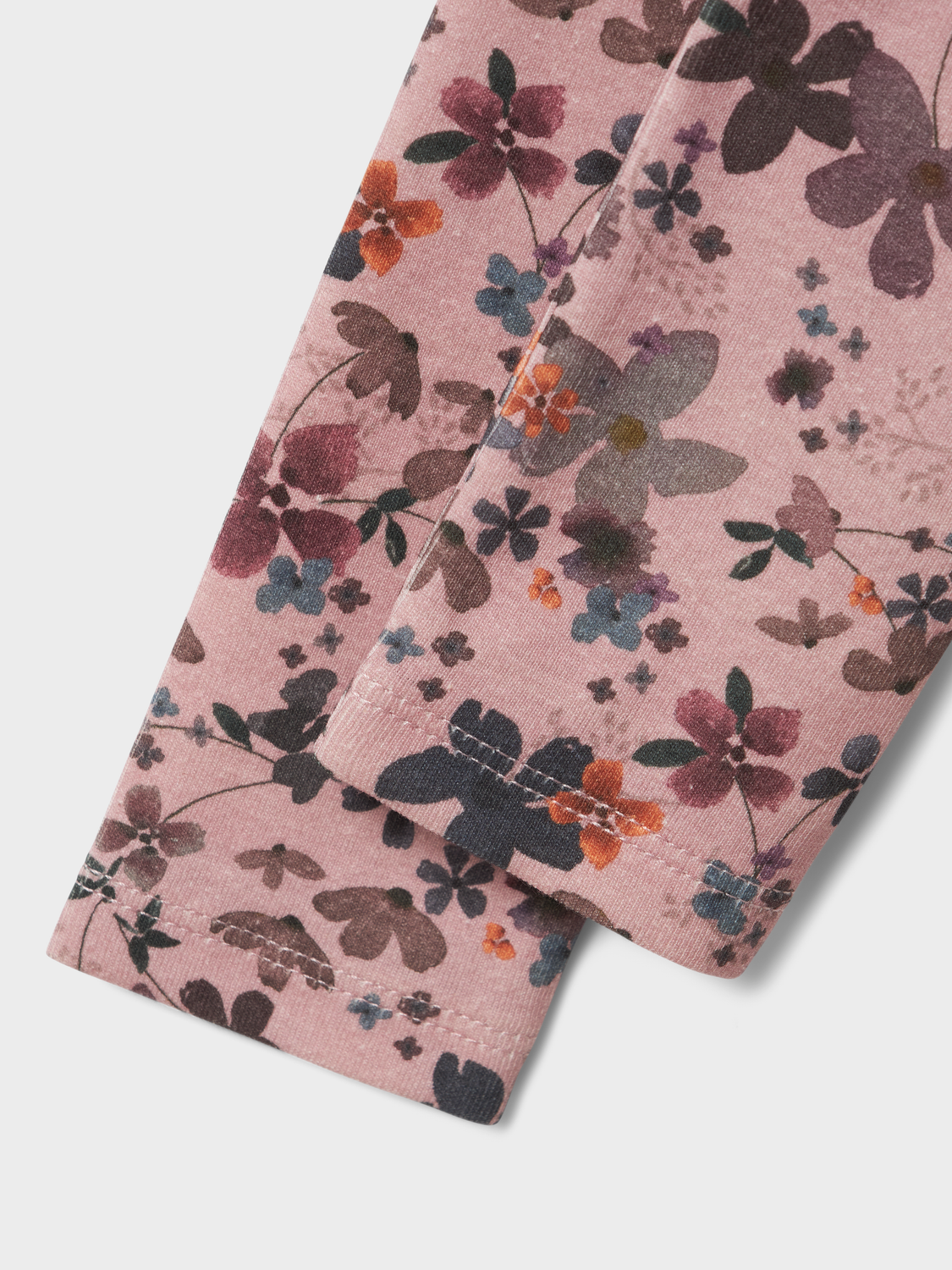 model_shot-front_full